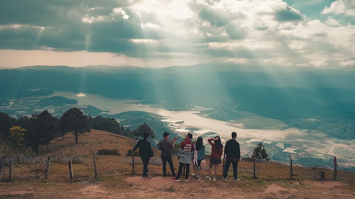 感谢有你一路陪伴愿友谊地久天长,感谢有你作文关于友谊