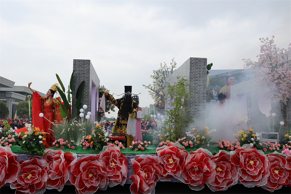 绿色中国行走进大美南阳直播,绿色中国行走进明月山乌兰图雅