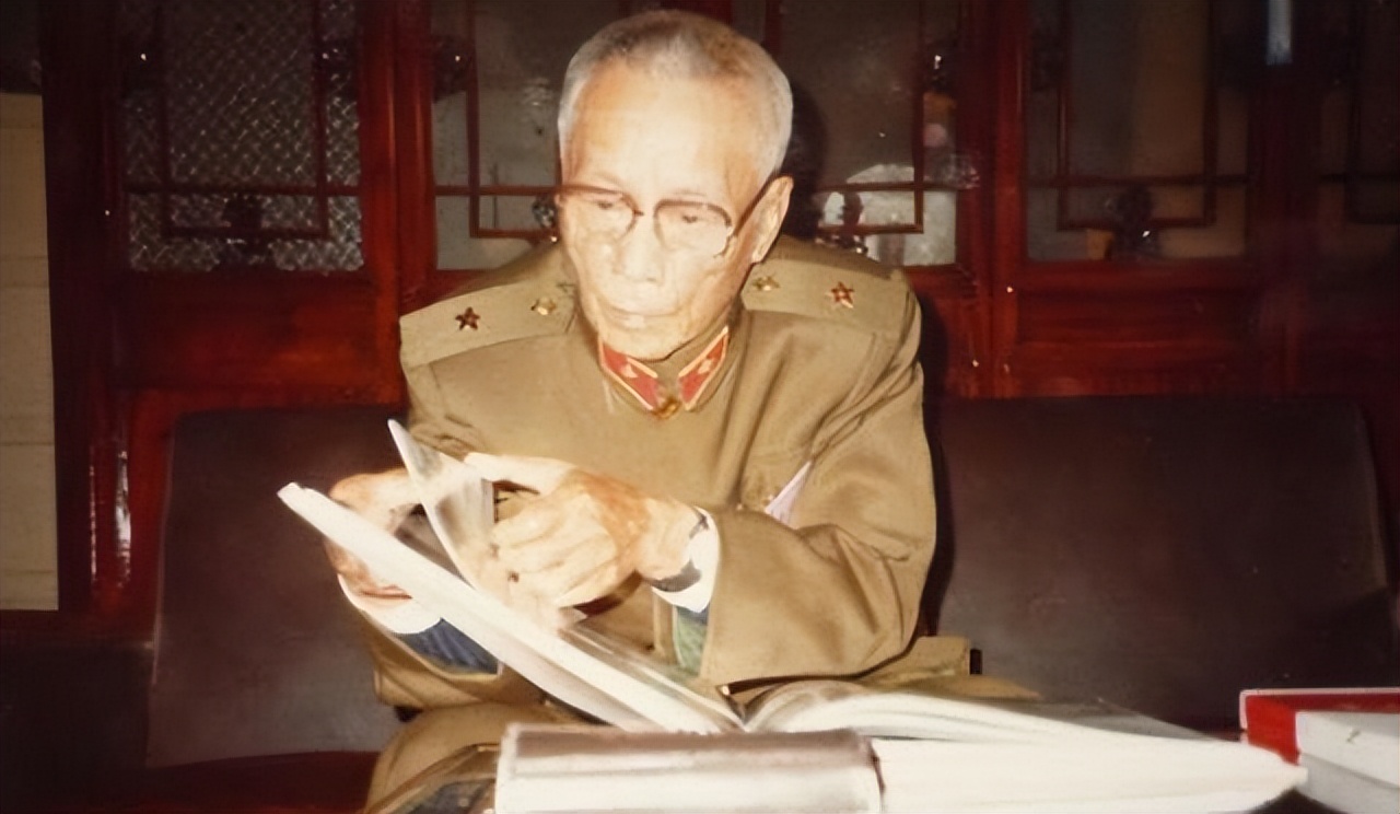 73年韩先楚任军区司令员，点名要一中将，周总理：谁都可以他不行