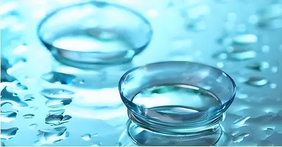 隐形眼镜破损在眼睛里怎么办,隐形眼镜破损戴了疼