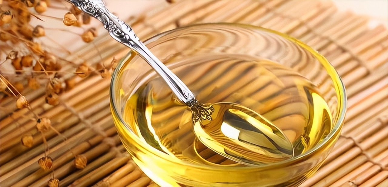 花生油菜籽油豆油吃哪种油好,花生油玉米油菜籽油哪个健康