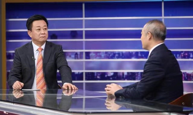 朱军正式复出,57岁朱军重返央视