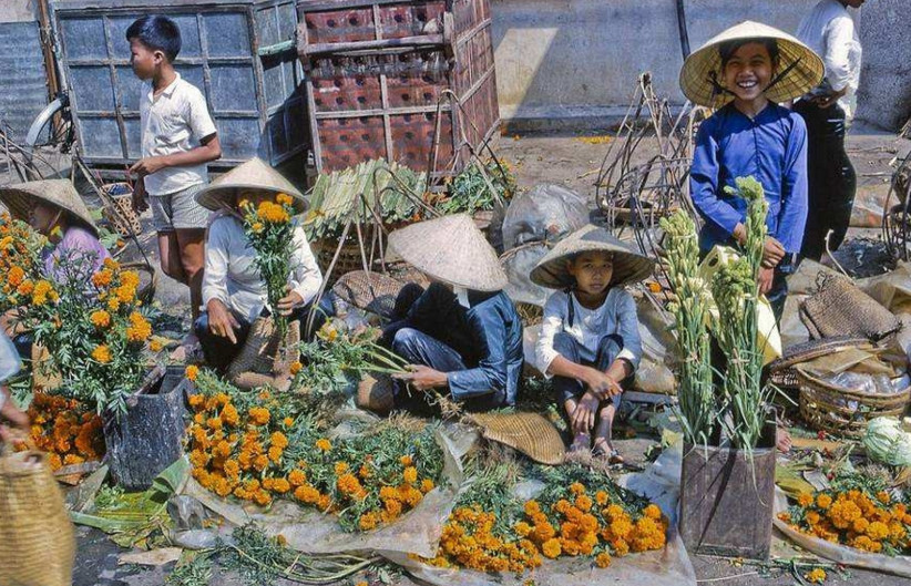 “不卖给中国人”，外国商店惊现离谱横幅，网友：白眼狼忘本！