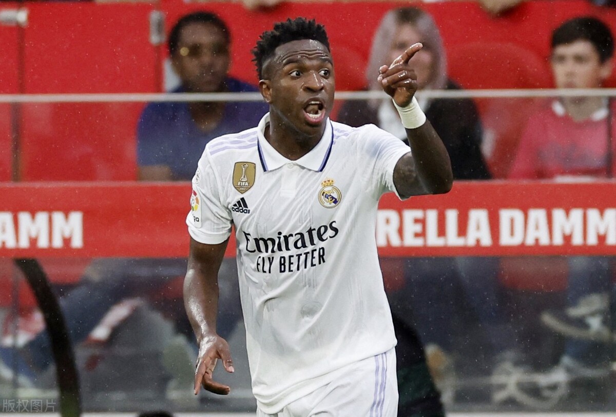 西甲皇马爆冷,西甲皇马3-2巴萨赛后庆祝