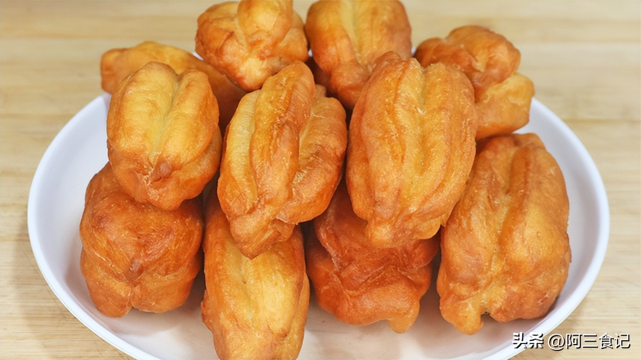 油条快速做酥脆松软完整教程,油条怎么做酥脆掉渣松软完整教程