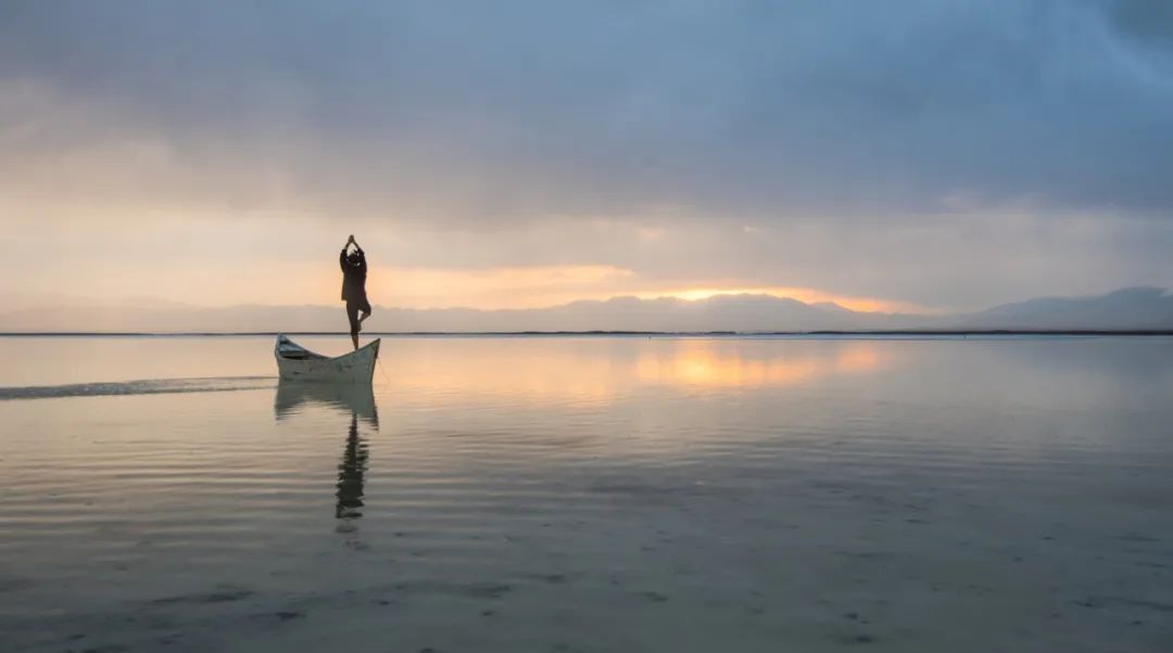 一块墓碑警醒了多少人,一块震撼心灵的墓碑英语