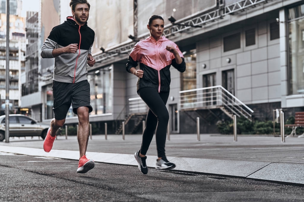 大吃大喝第二天没长胖,大吃大喝后第二天胖了好几斤