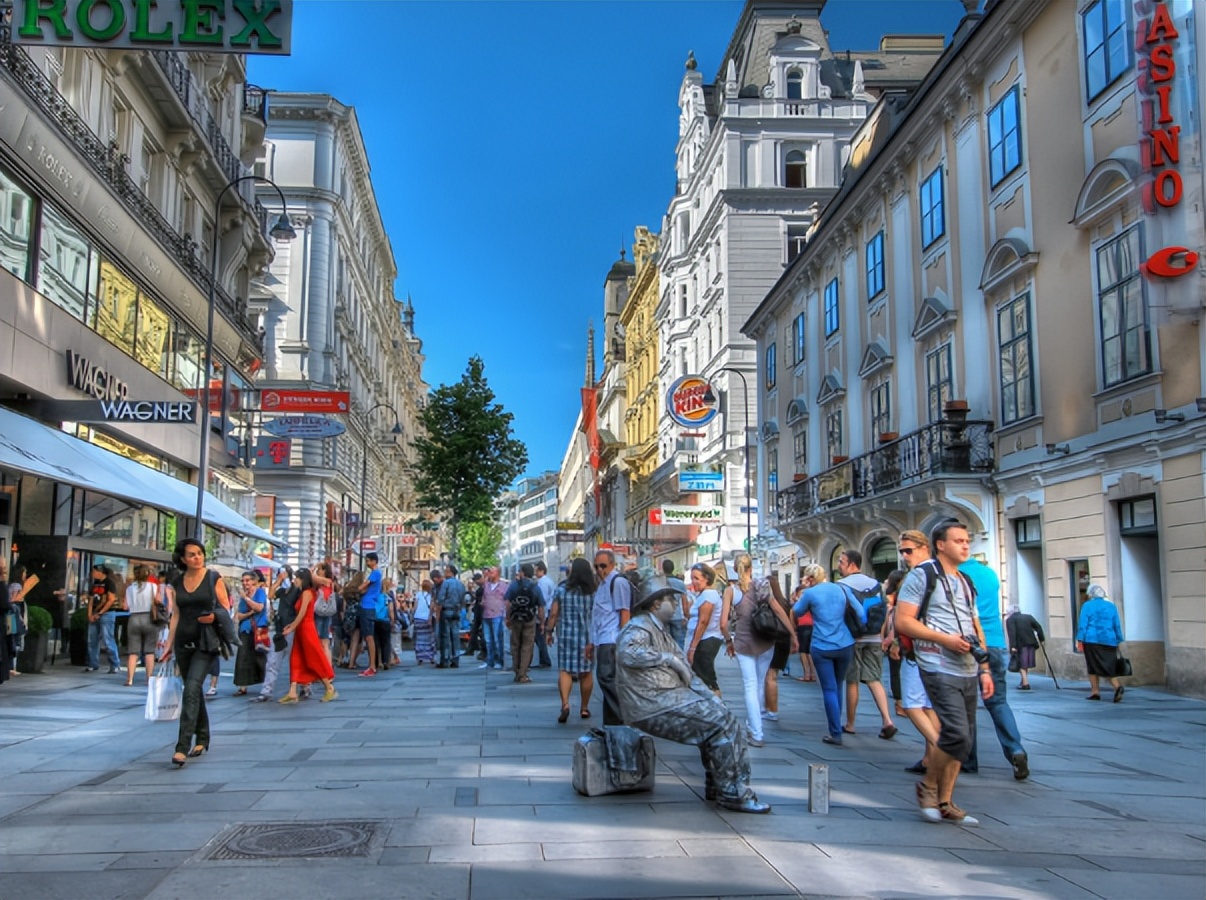顶级富豪拍卖会收藏的藏品,奥地利女富豪