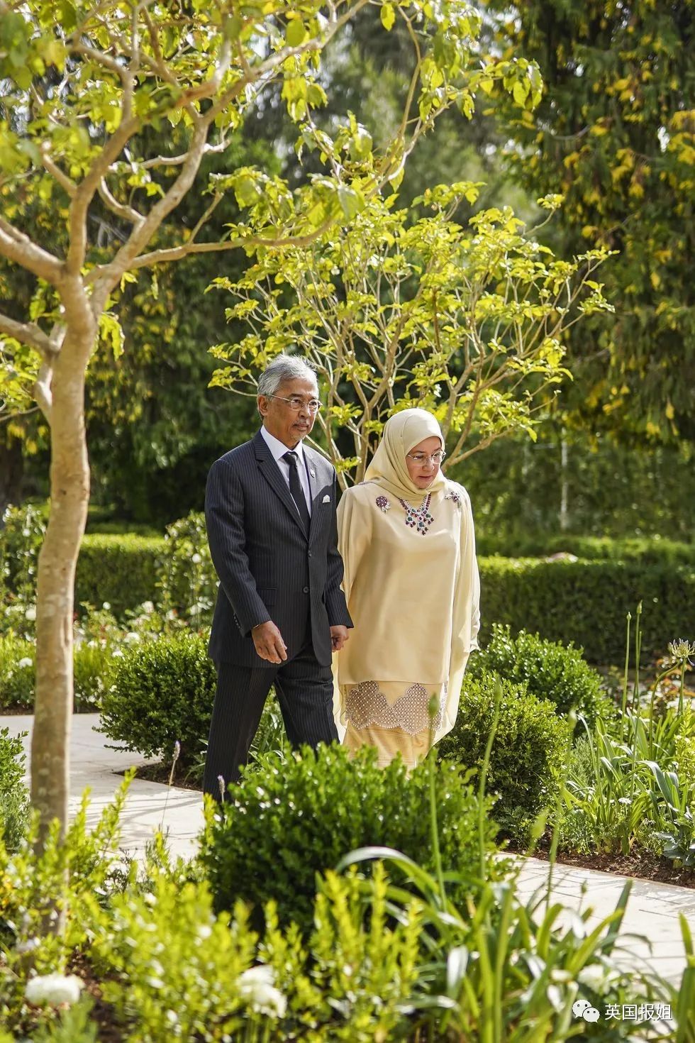 凯特王妃高级造型,凯特王妃穿蓝色格子英伦风