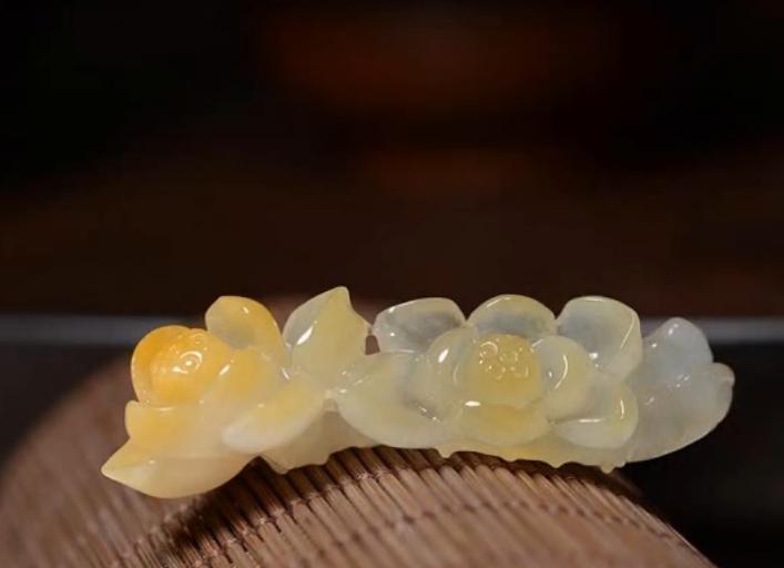 揭秘几种比较靠谱的翡翠鉴别方法,最简单实用鉴别真假翡翠的方法