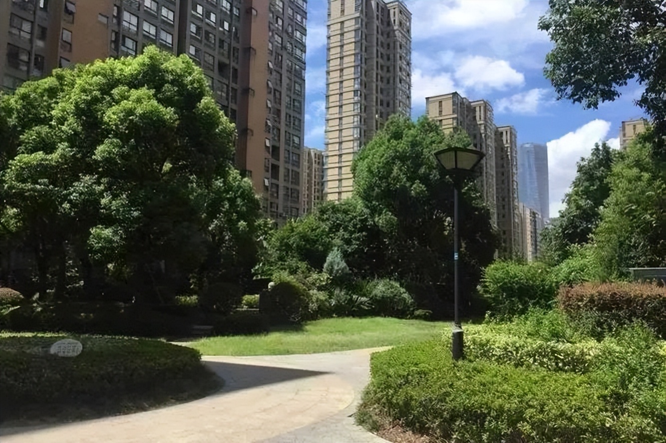 宁波物业当着警察面威胁业主后续,物业最牛保安