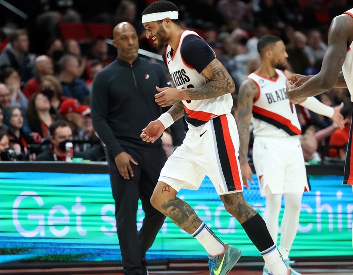 勇士被坑惨！小佩顿或缺席3个月，开拓者回应打止痛针：正当行为