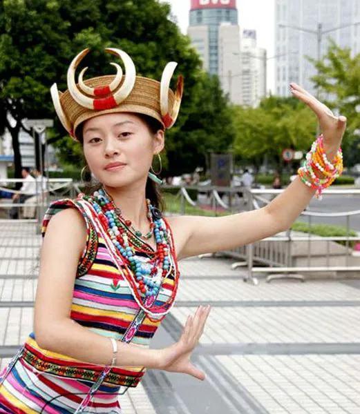 五十六个民族服饰排行榜,中华五十六个民族服饰大合集