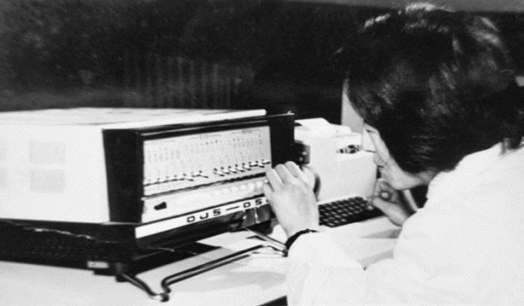 一个匍匐在地，也要让中国芯片*局破**的女人