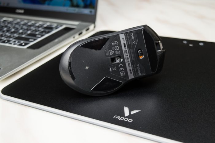 雷柏v1游戏鼠标好用吗,雷柏v20s用什么鼠标垫