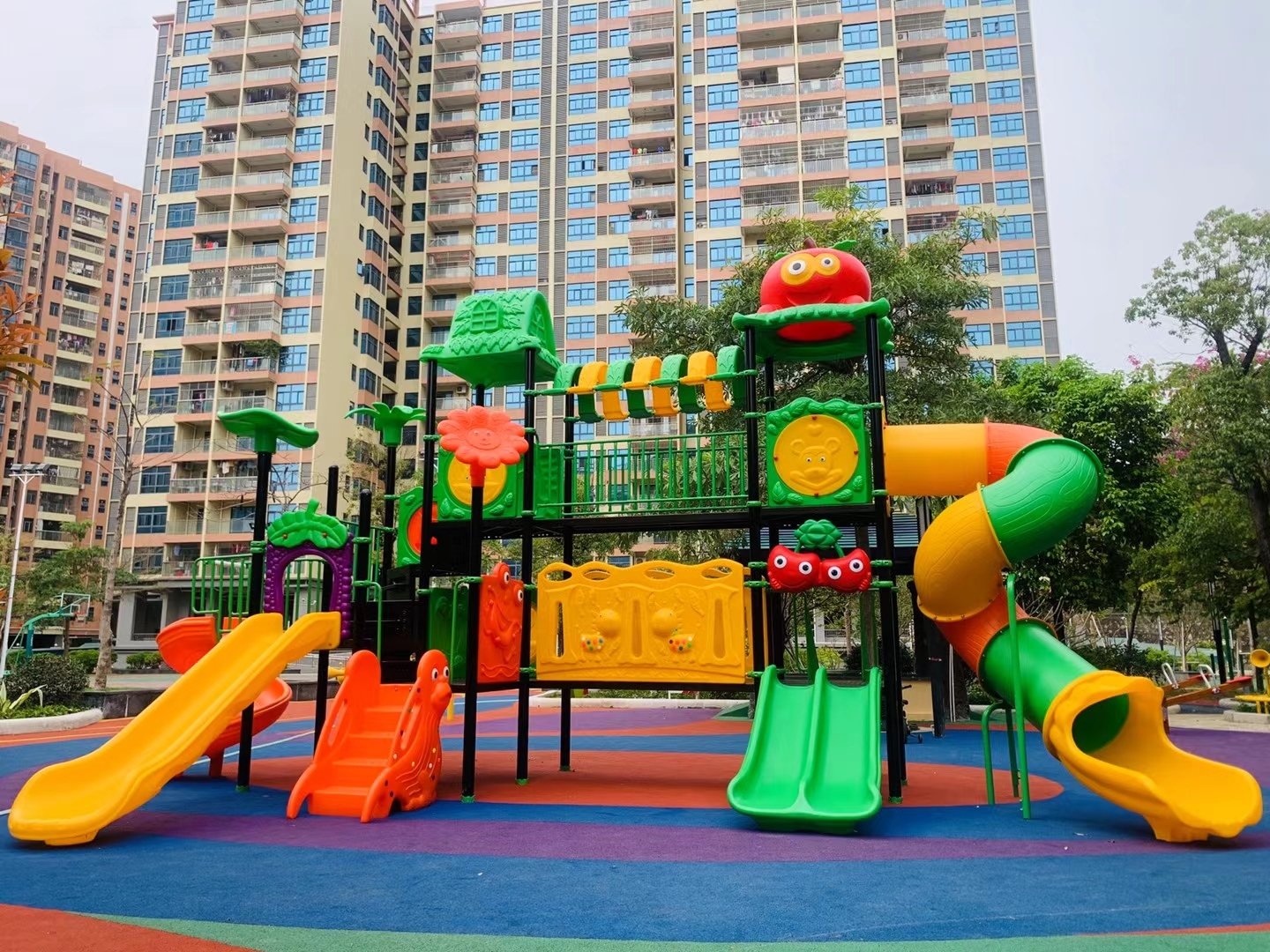 宝宝乐园的滑梯是什么样的,哪种儿童滑梯好