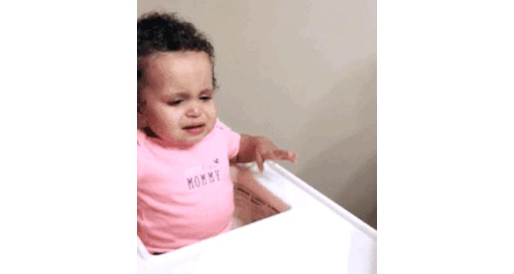 宝宝不爱吃辅食，一吃辅食就干呕，该怎么办？这几个原因最常见