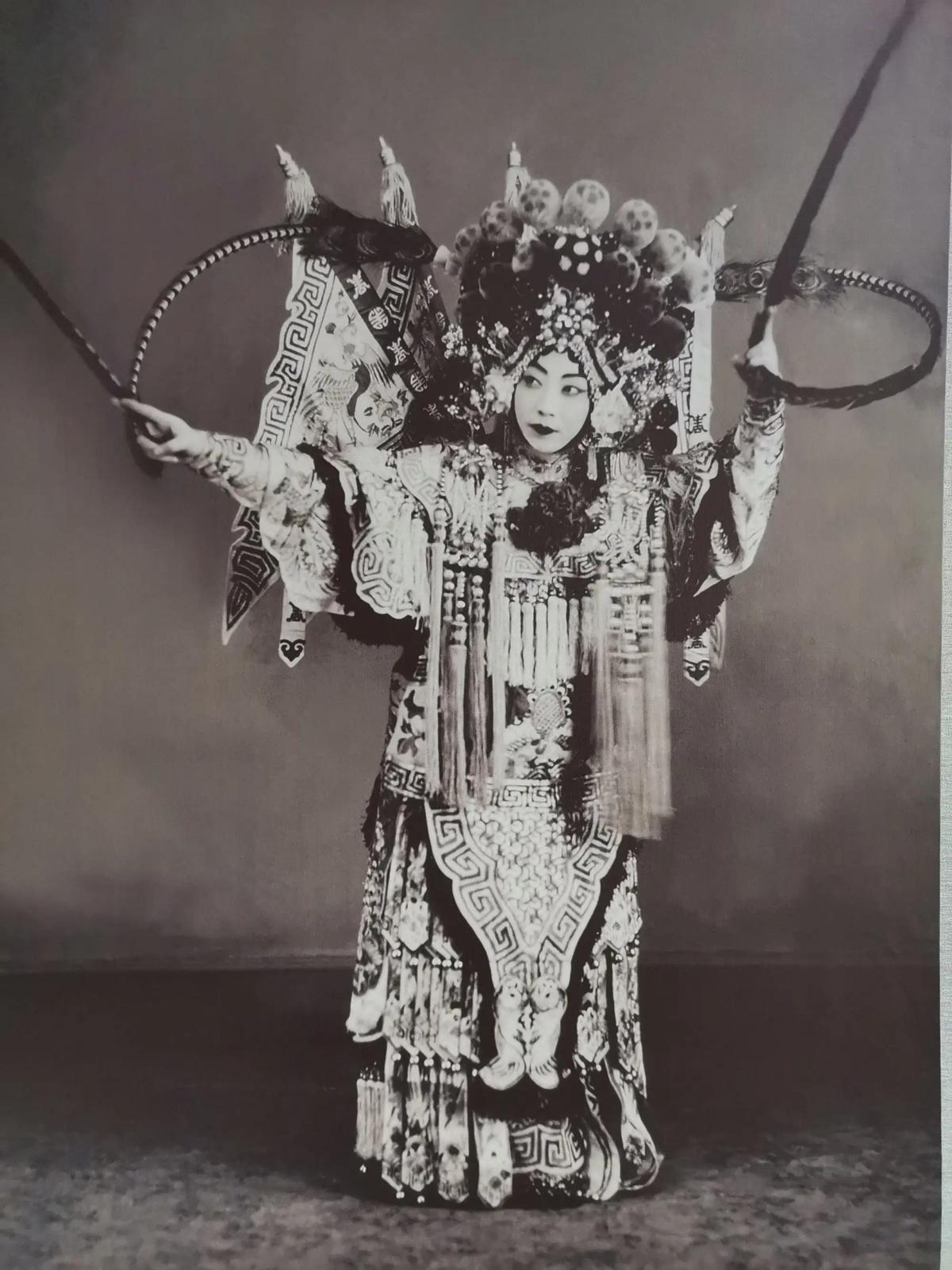 建国后，周总理问梅兰芳要多少工资，梅兰芳：不要钱，有一个条件