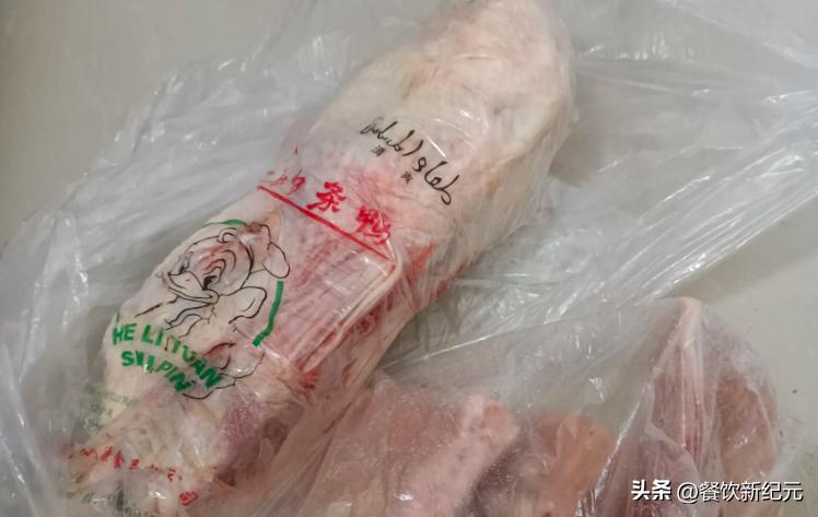 一只活鸭50元左右烤鸭,活鸭成本50元烤鸭只卖18元