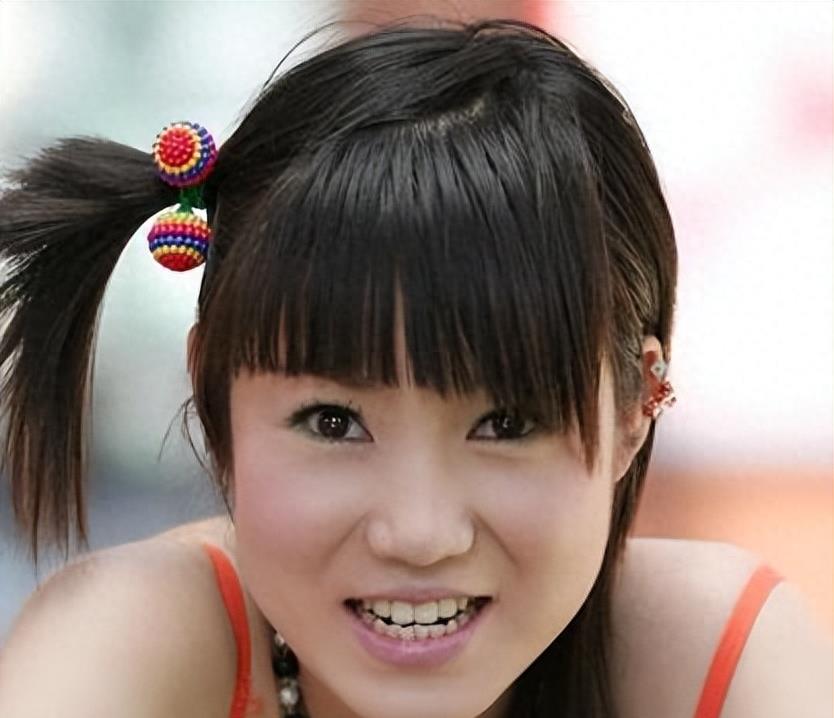 “网红模特”*筱雨张**,出道一年拍21套人体写真,现38岁仍单身未婚