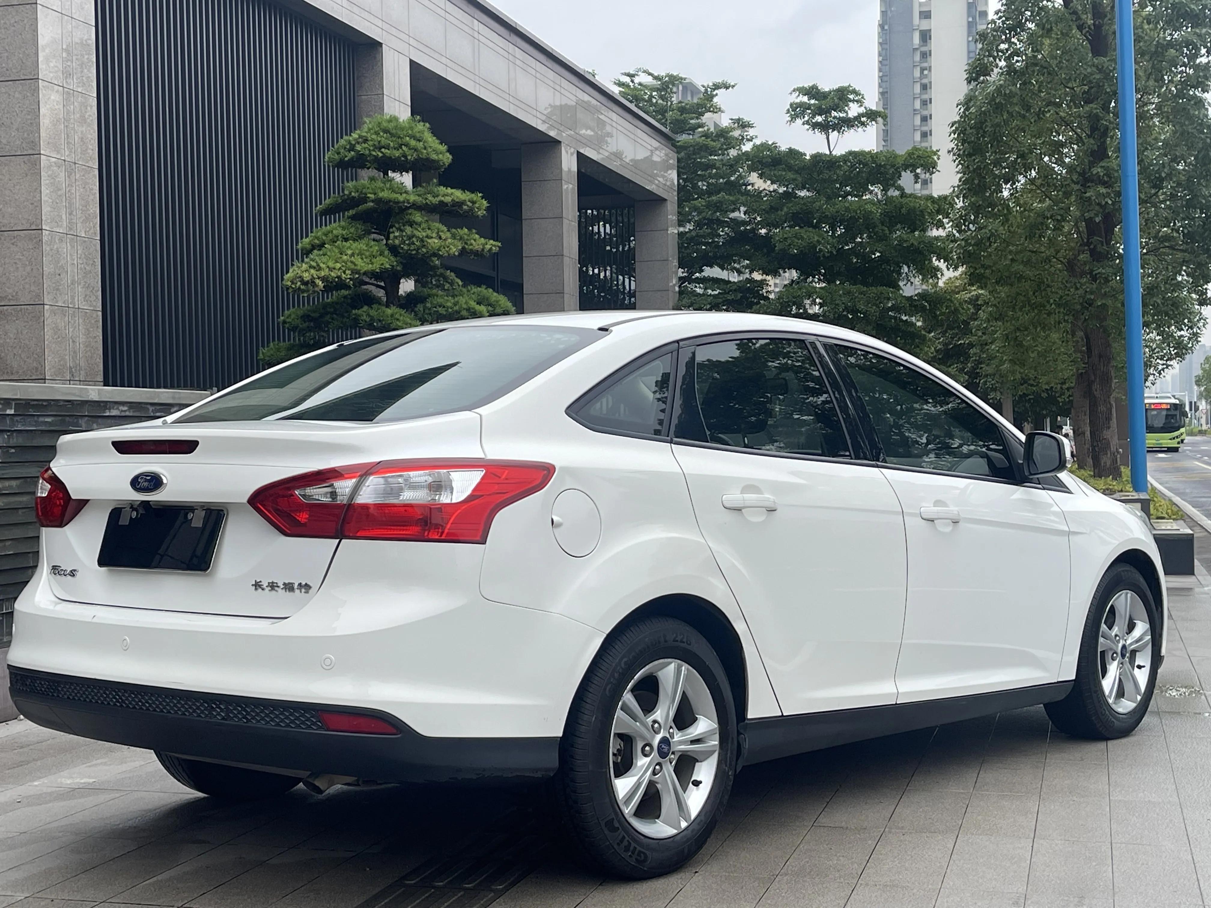 2013款福特福克斯1.6自动风尚型,2021福克斯stline按键图解大全