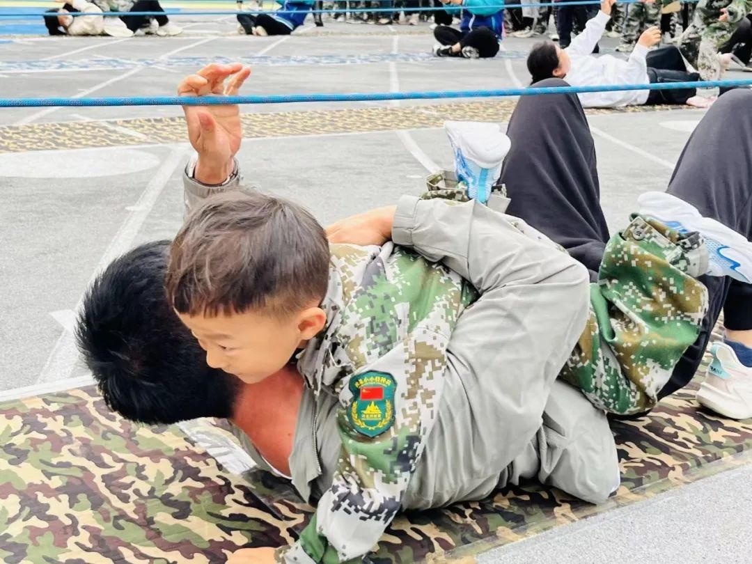 童心系国防共筑强军梦—郑东新区龙翔第四幼儿园春季亲子运动会