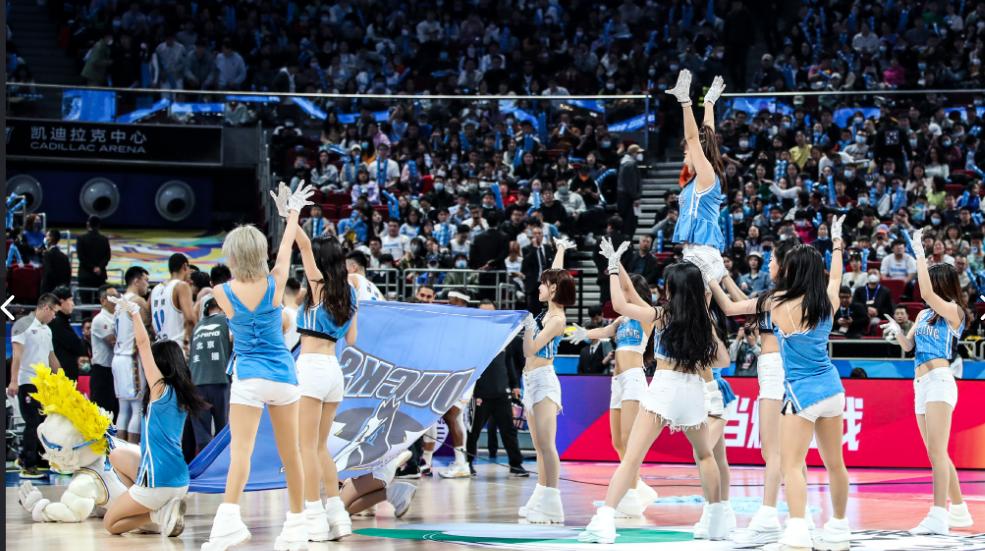 宋小粤和黄逸辉,cba啦啦队黄逸辉vs宋小粤