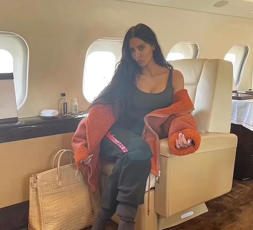 花五亿买了私人飞机后，名人都用它干什么了？