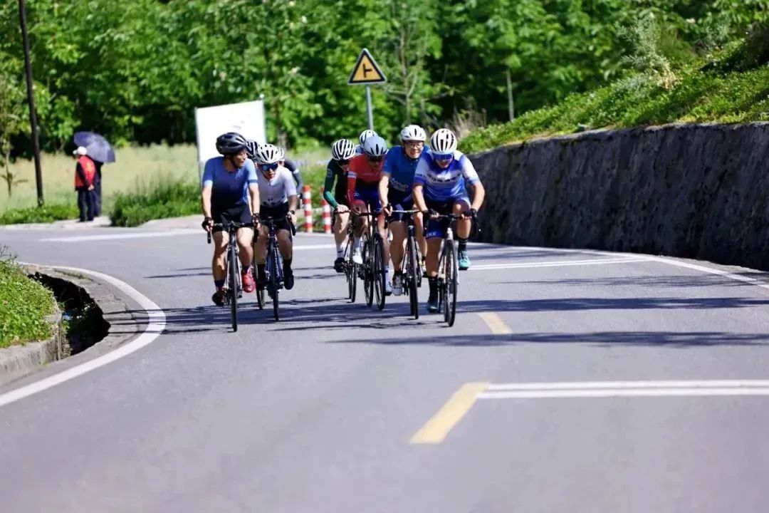 千万人在线观看峡谷“车神”争霸！