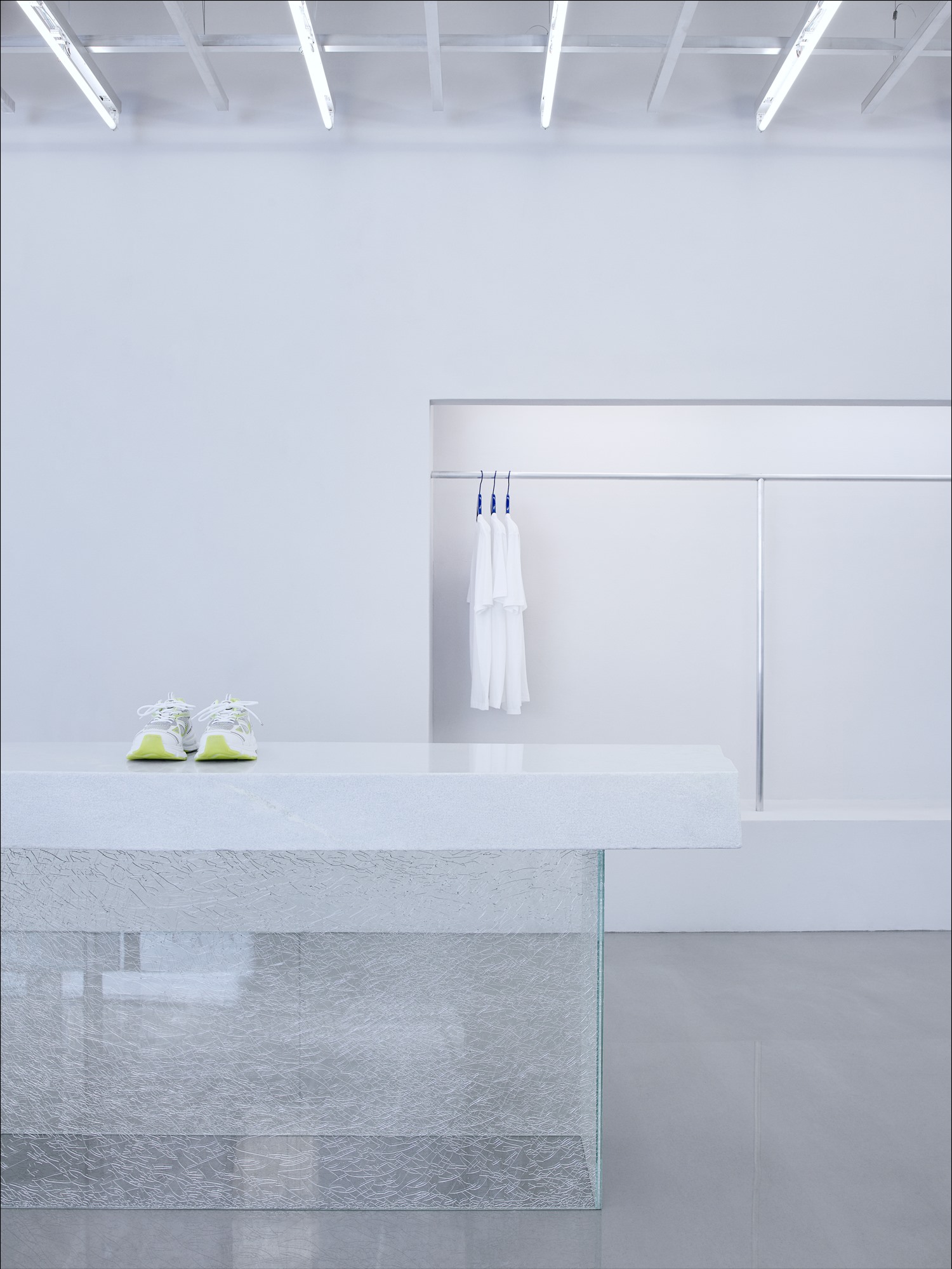 斯德哥尔摩AXELARIGATO极简精品店设计|ChristianHalleröd