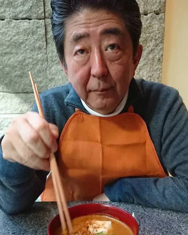 政治牛人安倍的另一面：向妻子“投降”，独宠麻烦夫人