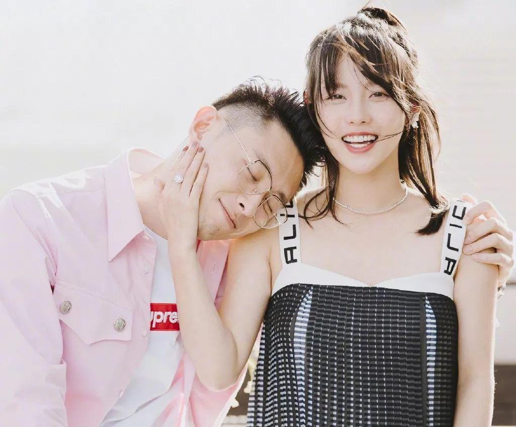 结婚8年生两子却未办婚礼，起底张嘉倪与买超的“婚变始末”