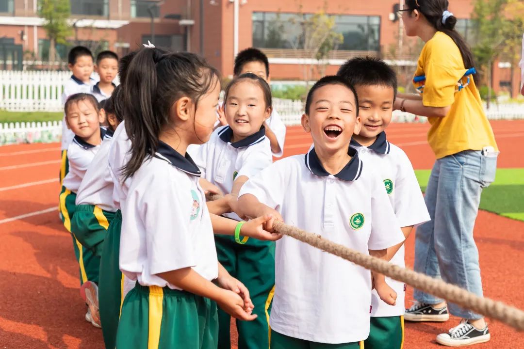 喜迎二十大奋进新征程大学,首都师范大学育新学校房山分校