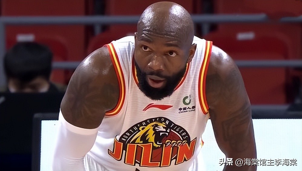 CBA中职篮六大唯美帅气秃头明星网友评出马布里排在第一位。