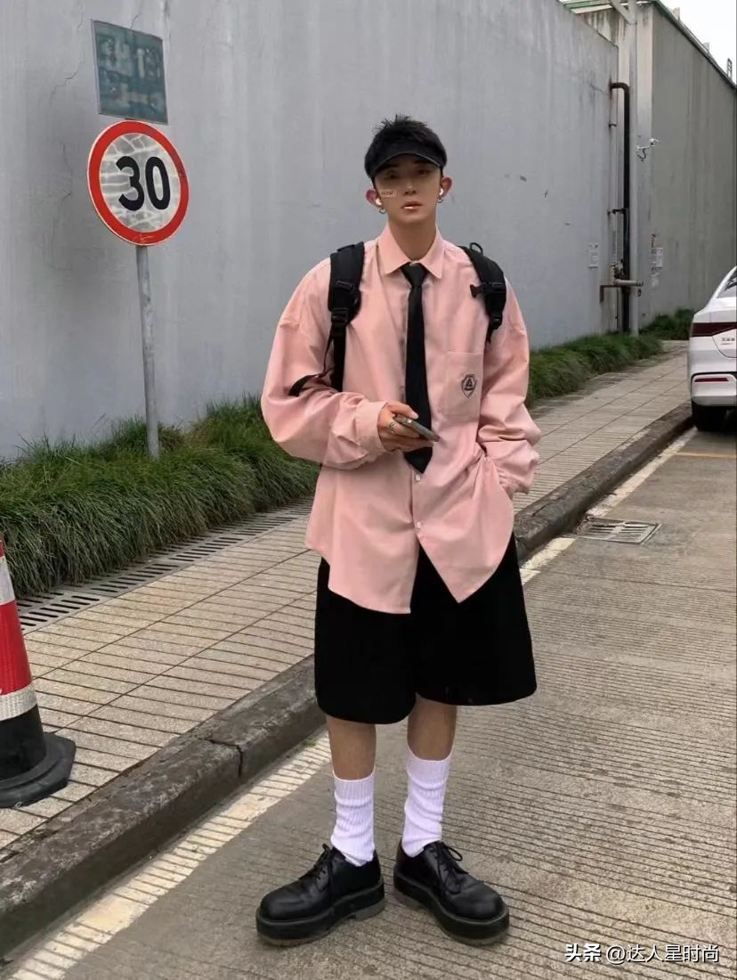 让王鹤棣、鹿晗、龚俊、王嘉尔、白敬亭告诉你：男生穿粉色有多帅