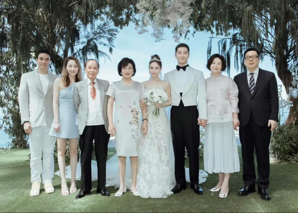 赌王三太和四太翡翠项链对比,赌王三太戴过的钻戒