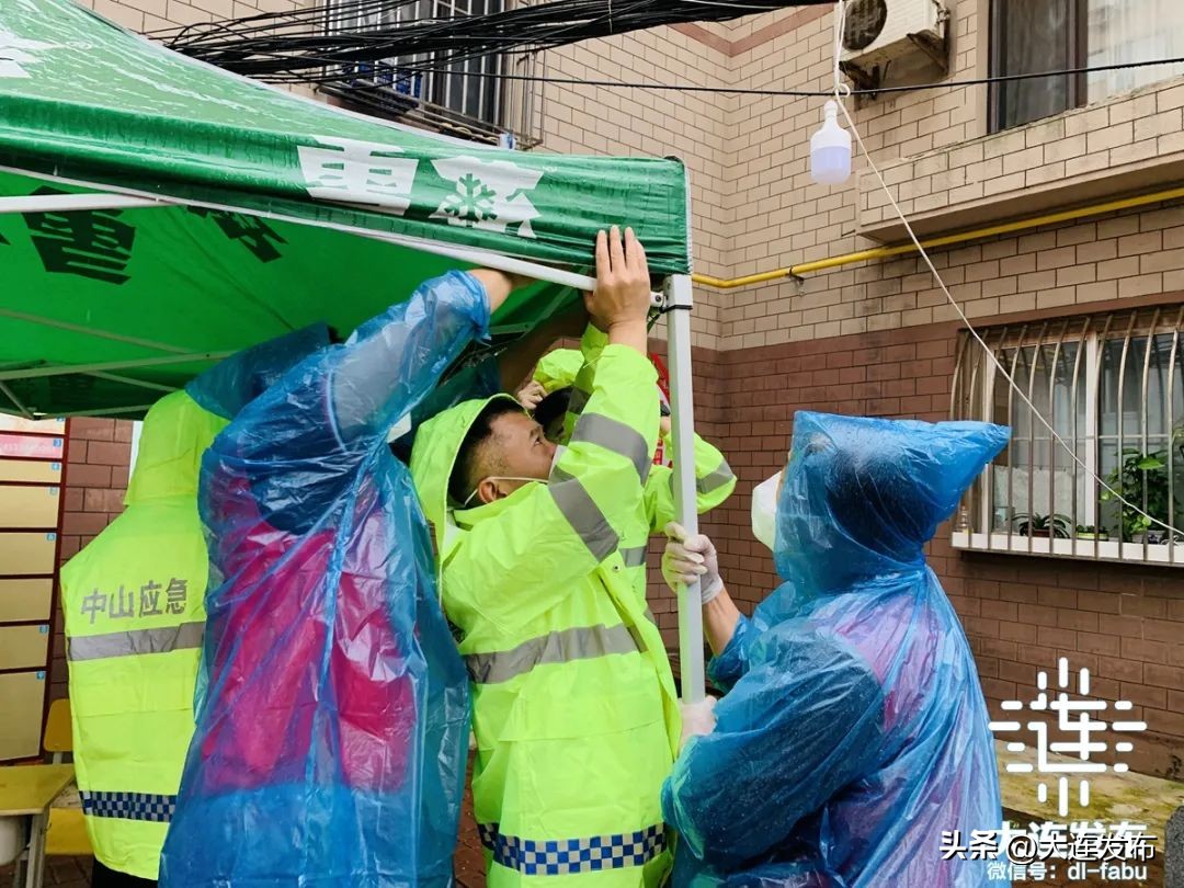 首个风暴潮海浪双红警报发布,风暴潮和海浪警报发布