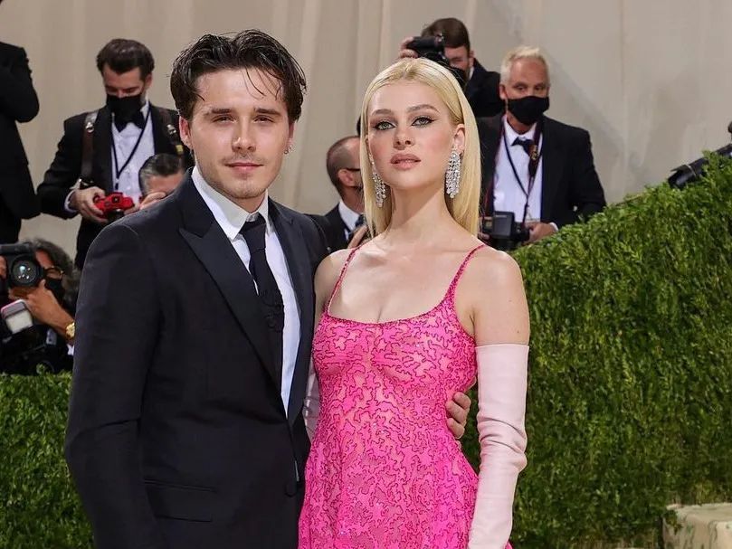 有颜又有钱,有财有颜又有才