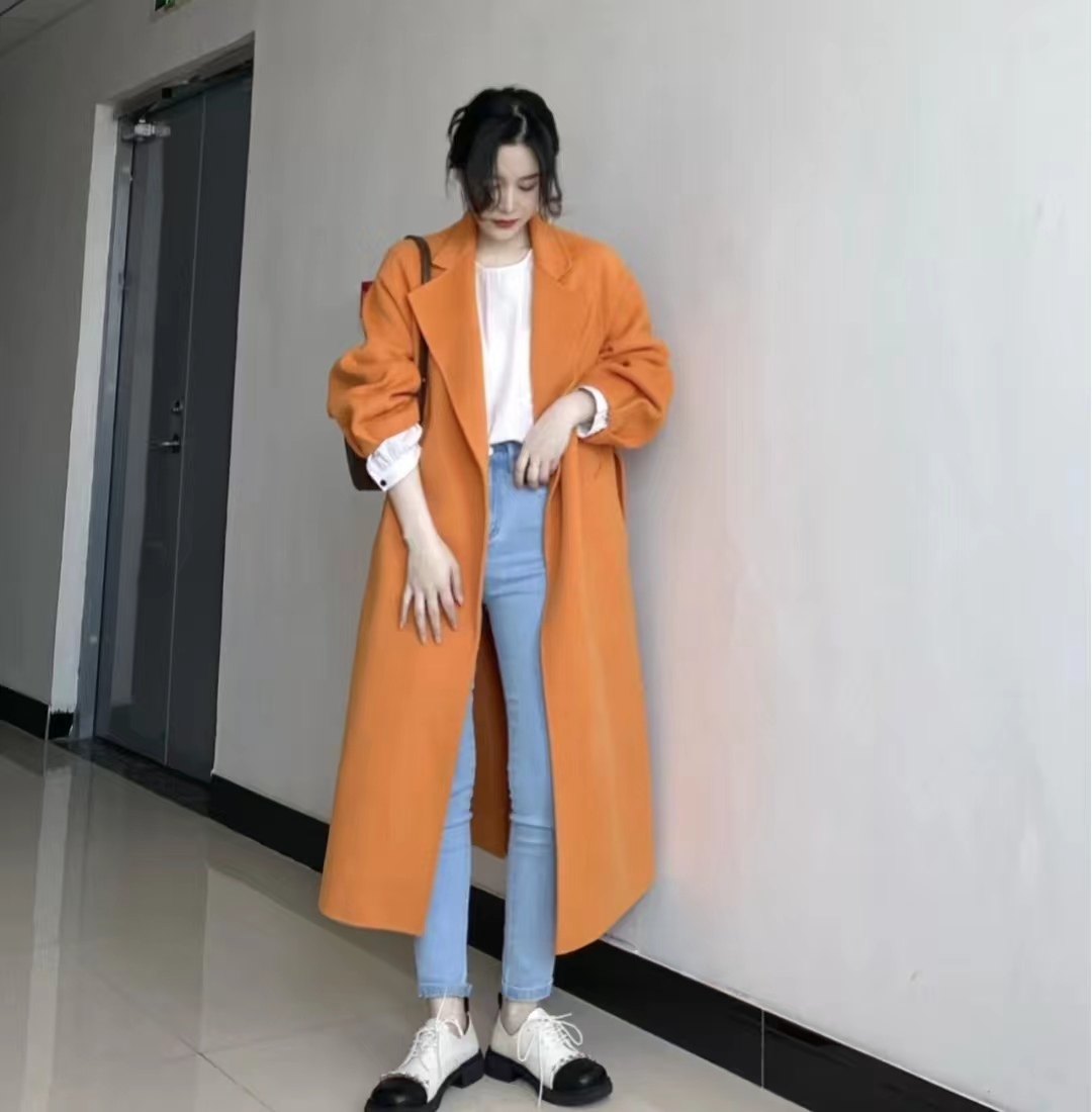 外套秋冬蓝色搭配什么颜色,秋冬比较显高级的颜色搭配