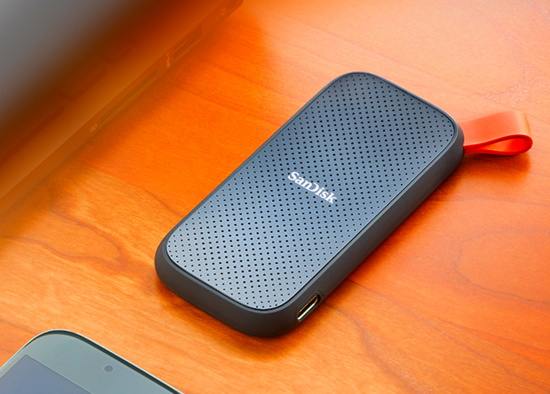 闪迪和英睿达移动固态硬盘哪个好,闪迪和西数固态硬盘哪个更值得买