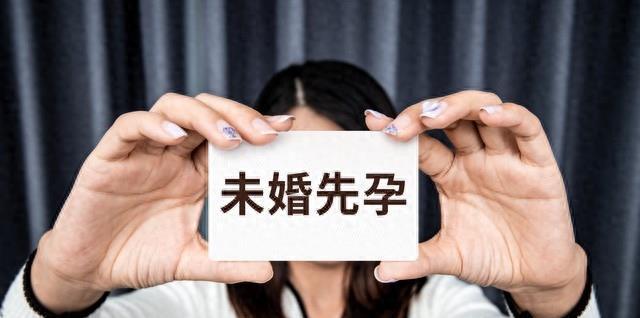 妻子偷偷给娘家拿钱离婚怎么判,彩礼男方拿走了一半女方提出离婚