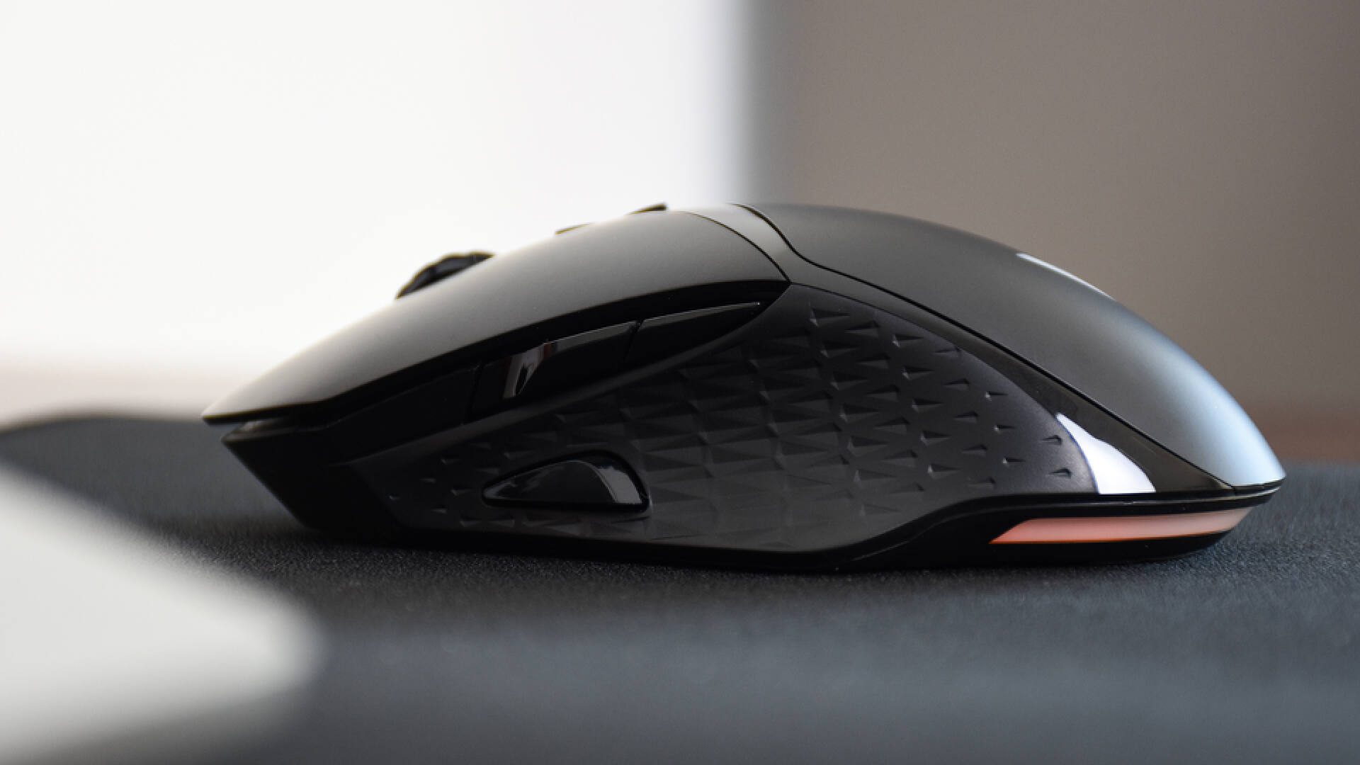 雷柏V30W游戏鼠标,雷柏鼠标垫v10c和v10s