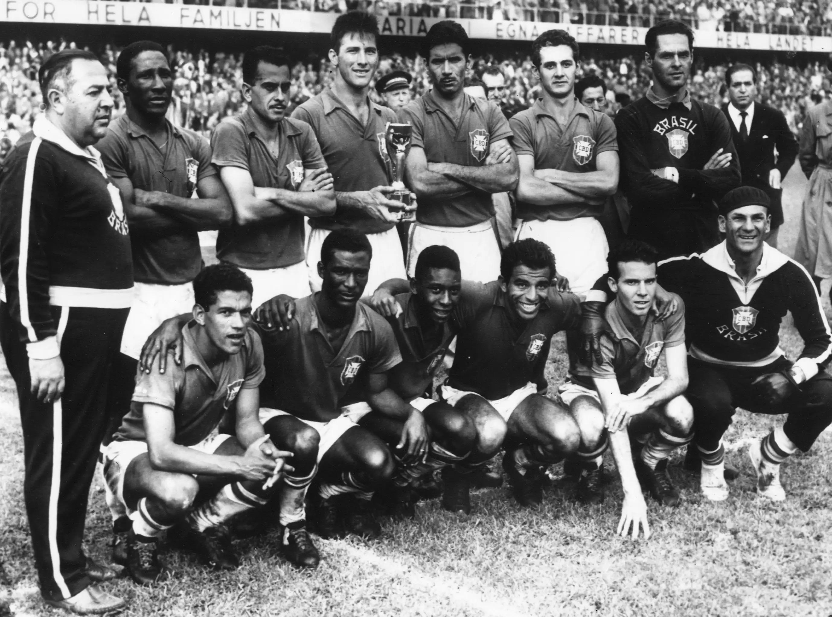 球王贝利的简介英语,贝利人物的生平