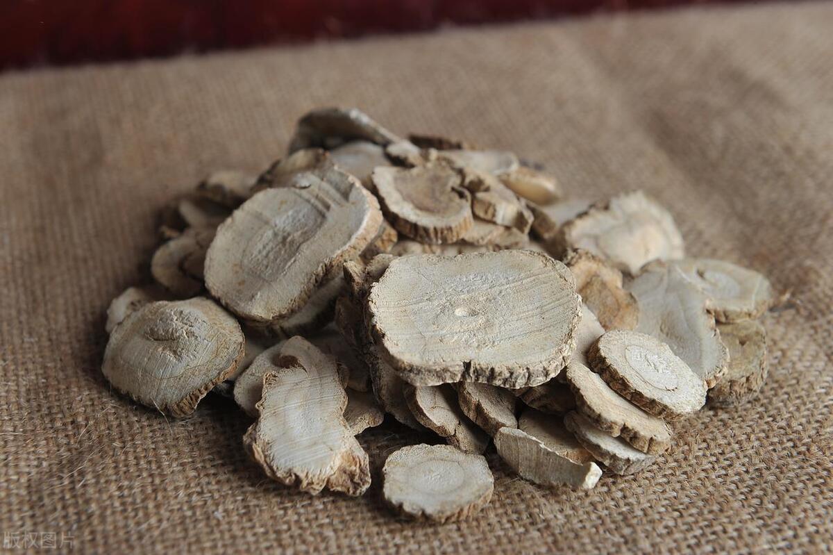 中医大病初愈黑眼圈重怎么调理,阳气不足导致的黑眼圈吃啥药