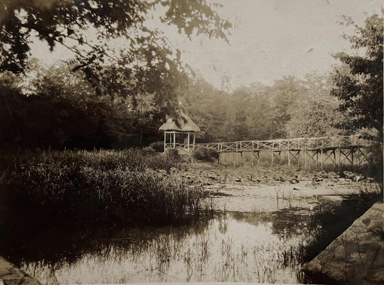 张学良在桐梓小西湖被关了几年,张学良被关在小西湖多久