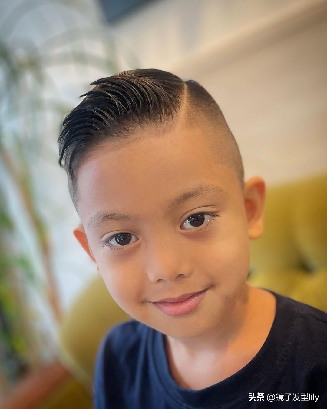 新帅气小男孩发型14款,两边剃光的最帅气小男孩发型