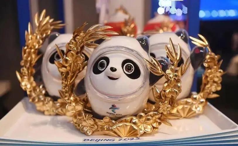 盲盒、冰墩墩、胖虎，为何潮玩总能炒起来