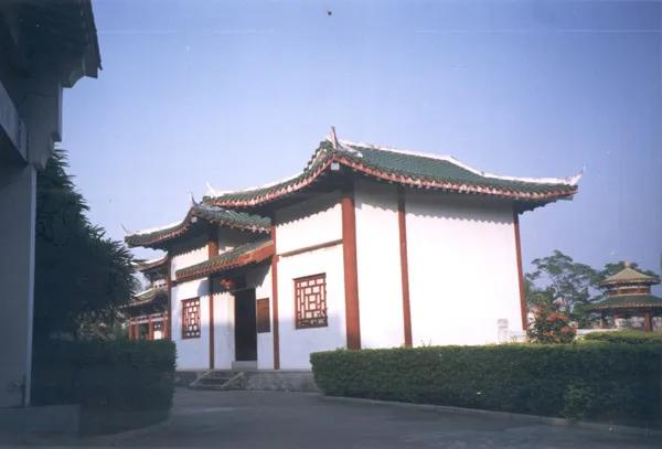 历史上杨贵妃究竟有多胖,杨贵妃究竟安葬在哪里