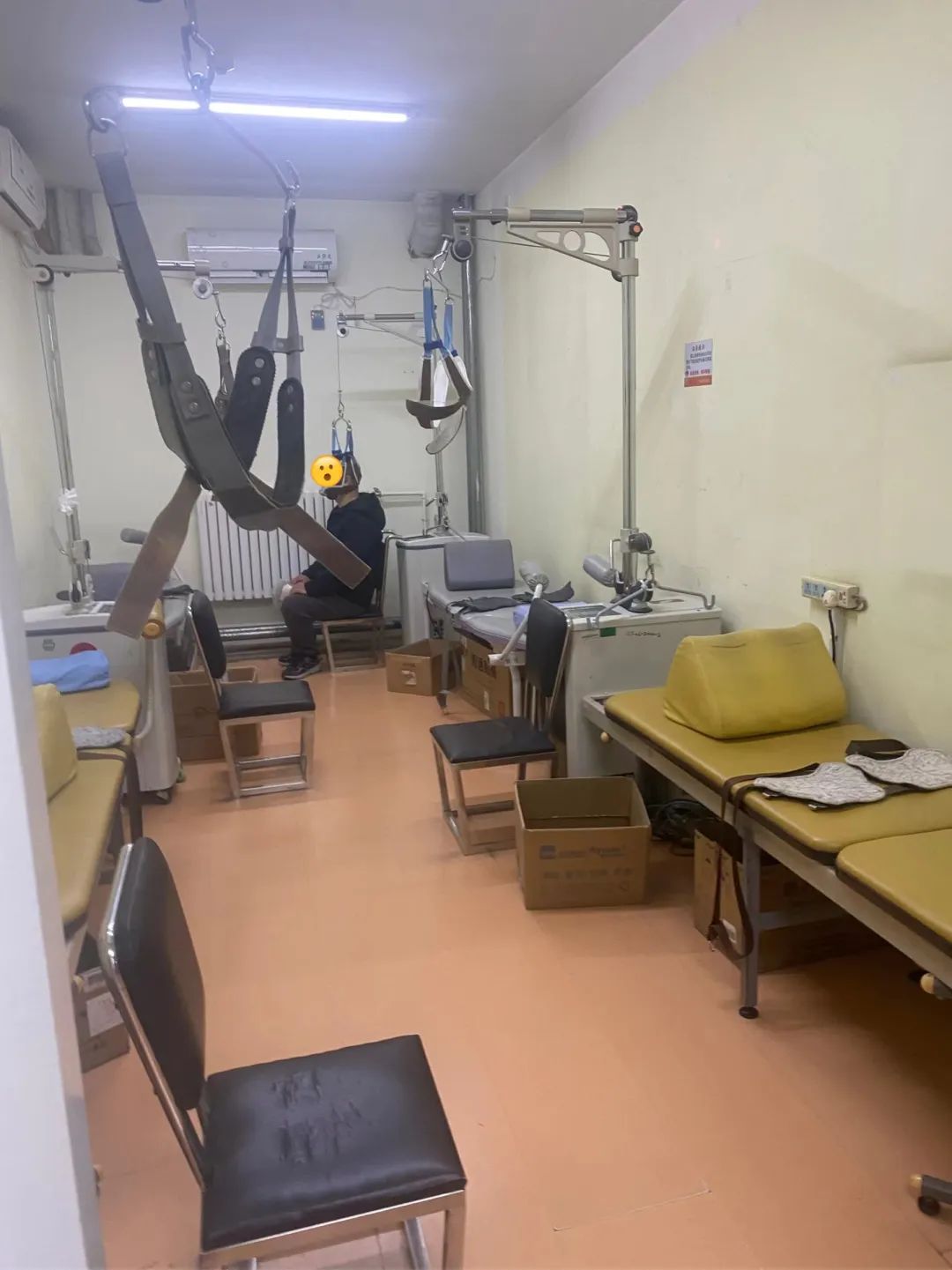 在北京，年轻人开始去按摩医院做能走医保的按摩了