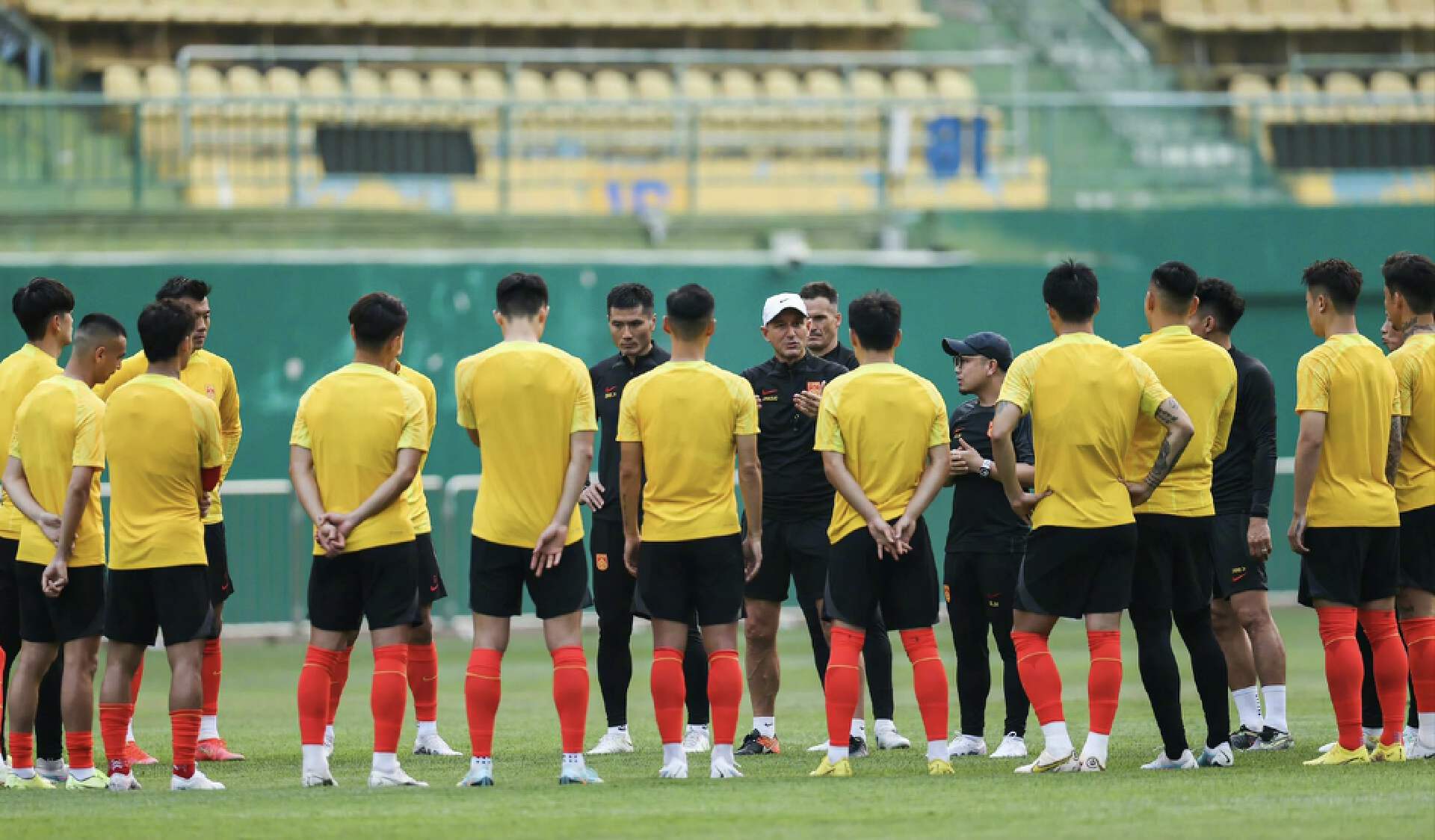 扬科维奇进球视频,扬科维奇高光时刻踢足球